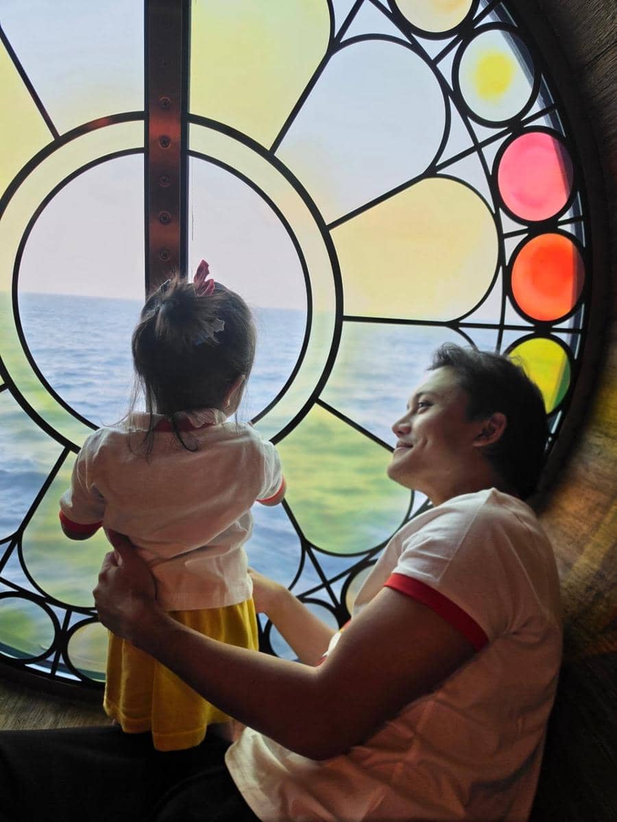 Mahalini dan Rizky Febian menikmati liburan bersama di Disney Cruise yang dibagikan melalui Instagram.
