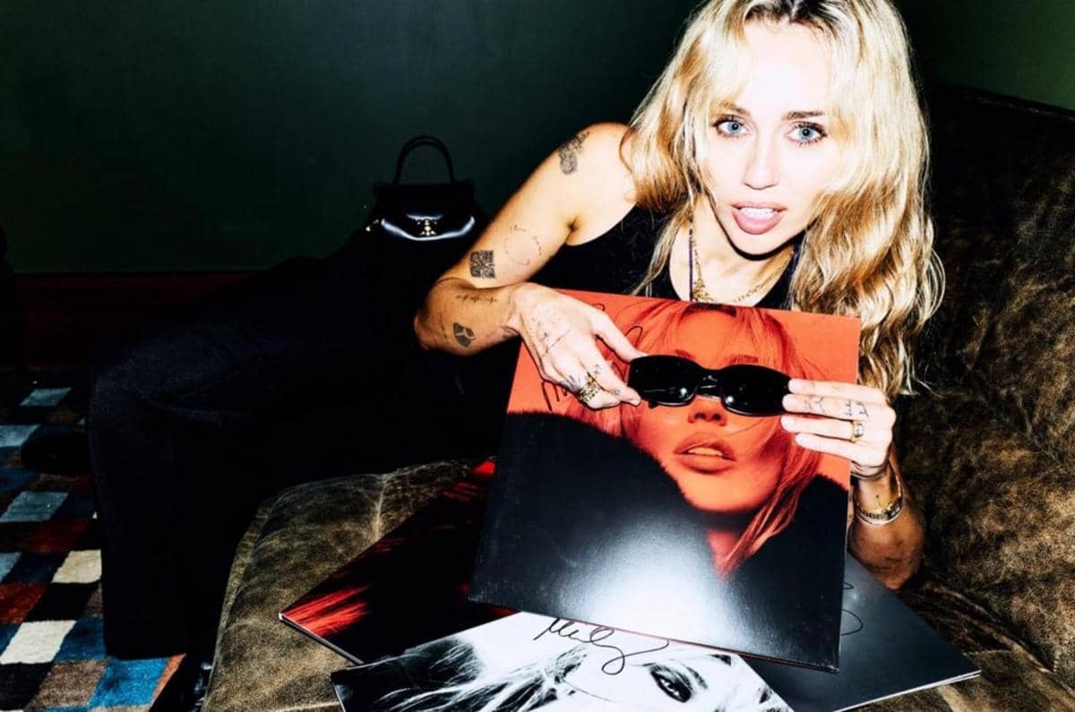 Miley Cyrus Rilis Album Bass Persuades September 2026, Isi 10 Lagu Baru