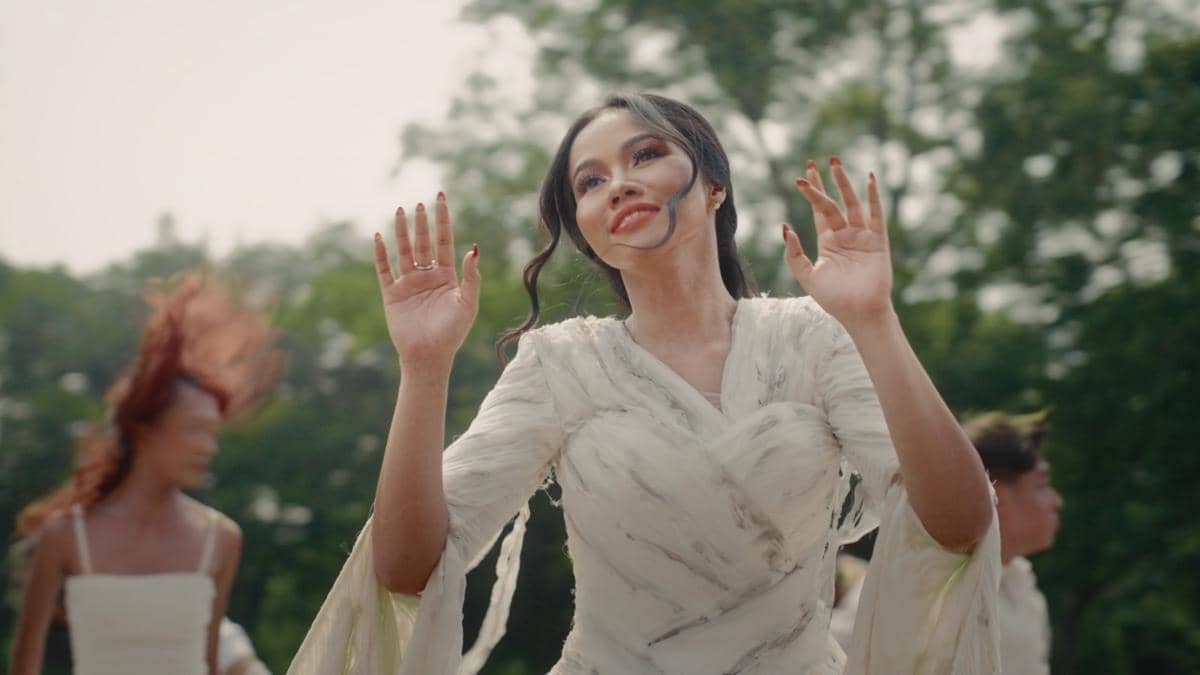Lagu Pertiwi Yura Yunita