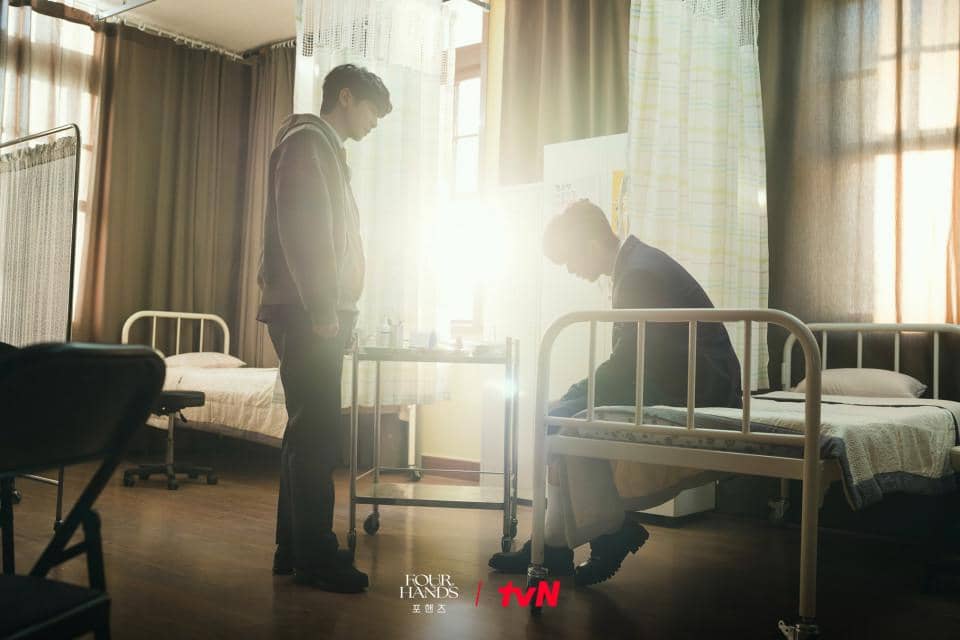 Potongan adegan drama Korea Four Hands, Two Sonatas yang dirilis tvN, memperlihatkan momen para karakter.