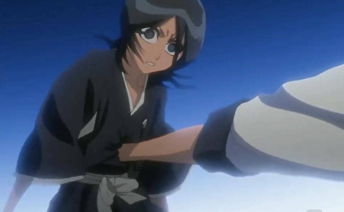Rukia ditusuk oleh Grimmjow dalam adegan pertarungan anime Bleach yang menegangkan dari Studio Pierrot.
