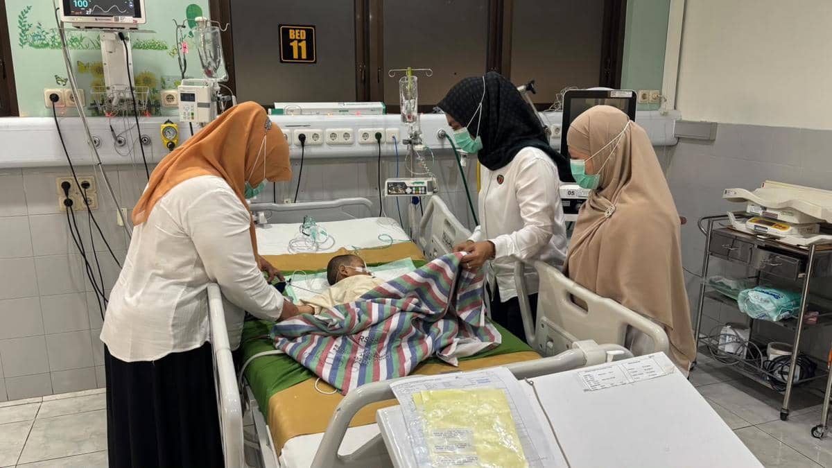 MA menjalani perawatan intensif di RSUD Saiful Anwar, Kota Malang, dalam dokumentasi Humas Polresta Malang Kota.