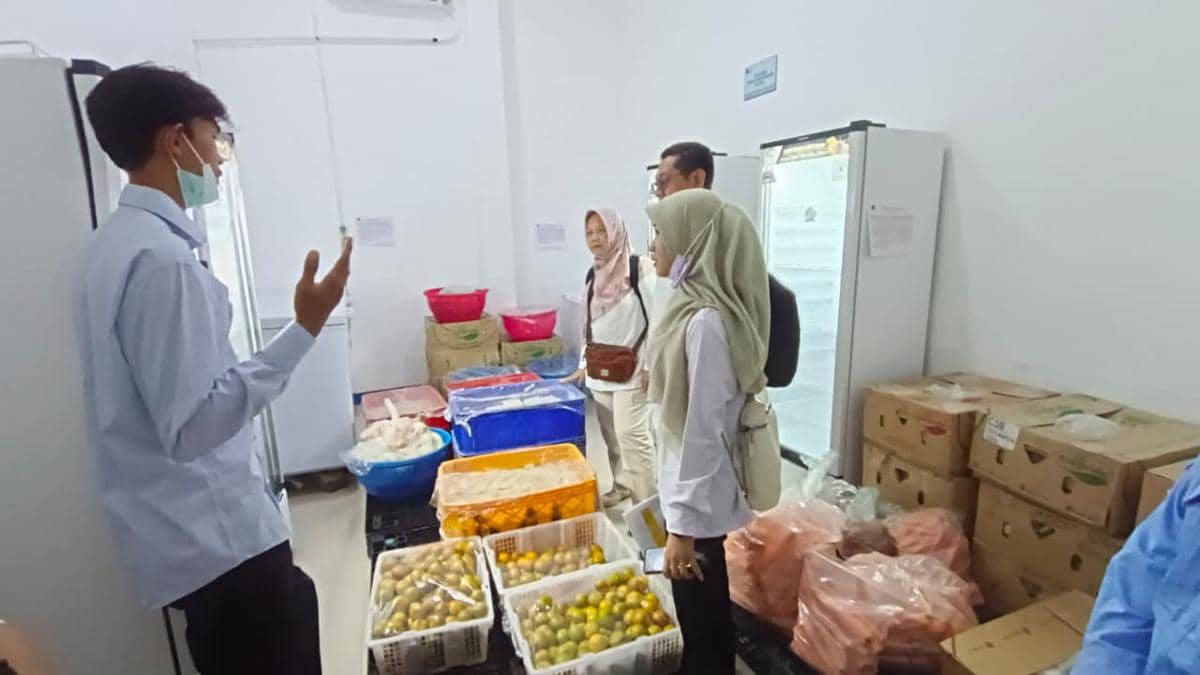 BBPOM Turun ke SPPG Usut Keracunan Ratusan Santri di Sidoarjo