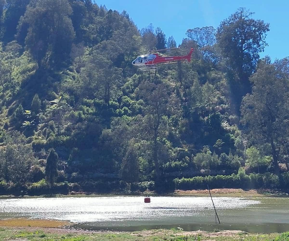 600 Hektare Semeru Terbakar, Helikopter BNPB Bom 21 Ribu Liter Air
