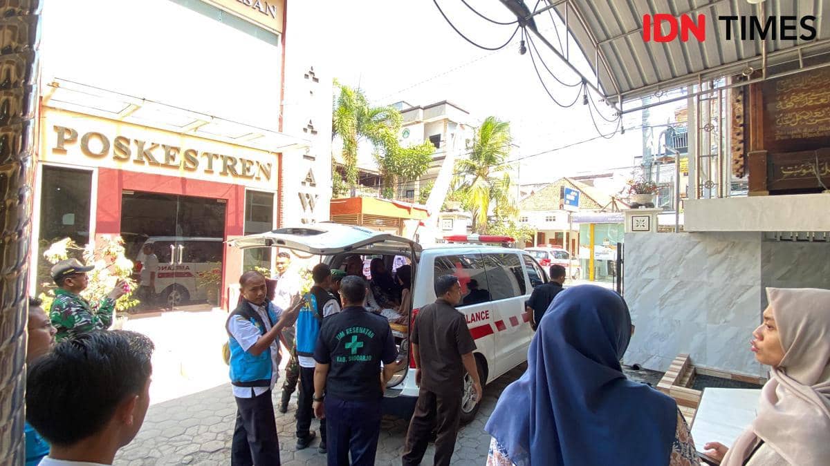 Korban Keracunan MBG Masih Bertambah, Ambulans Bersiaga di Ponpes
