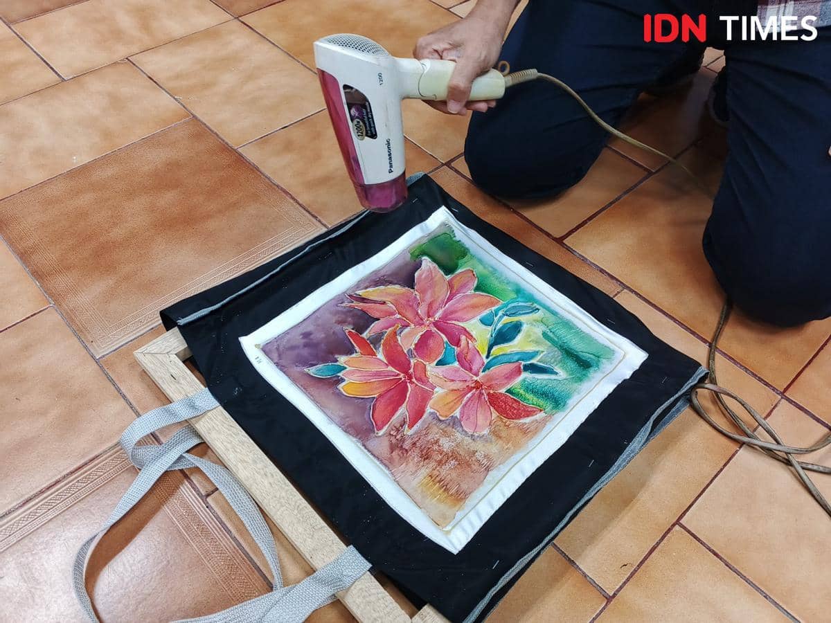 Workshop melukis di atas kain yang diselenggarakan di Bentara Budaya Jakarta, Jakarta Selatan, pada Rabu (2/8/2026)