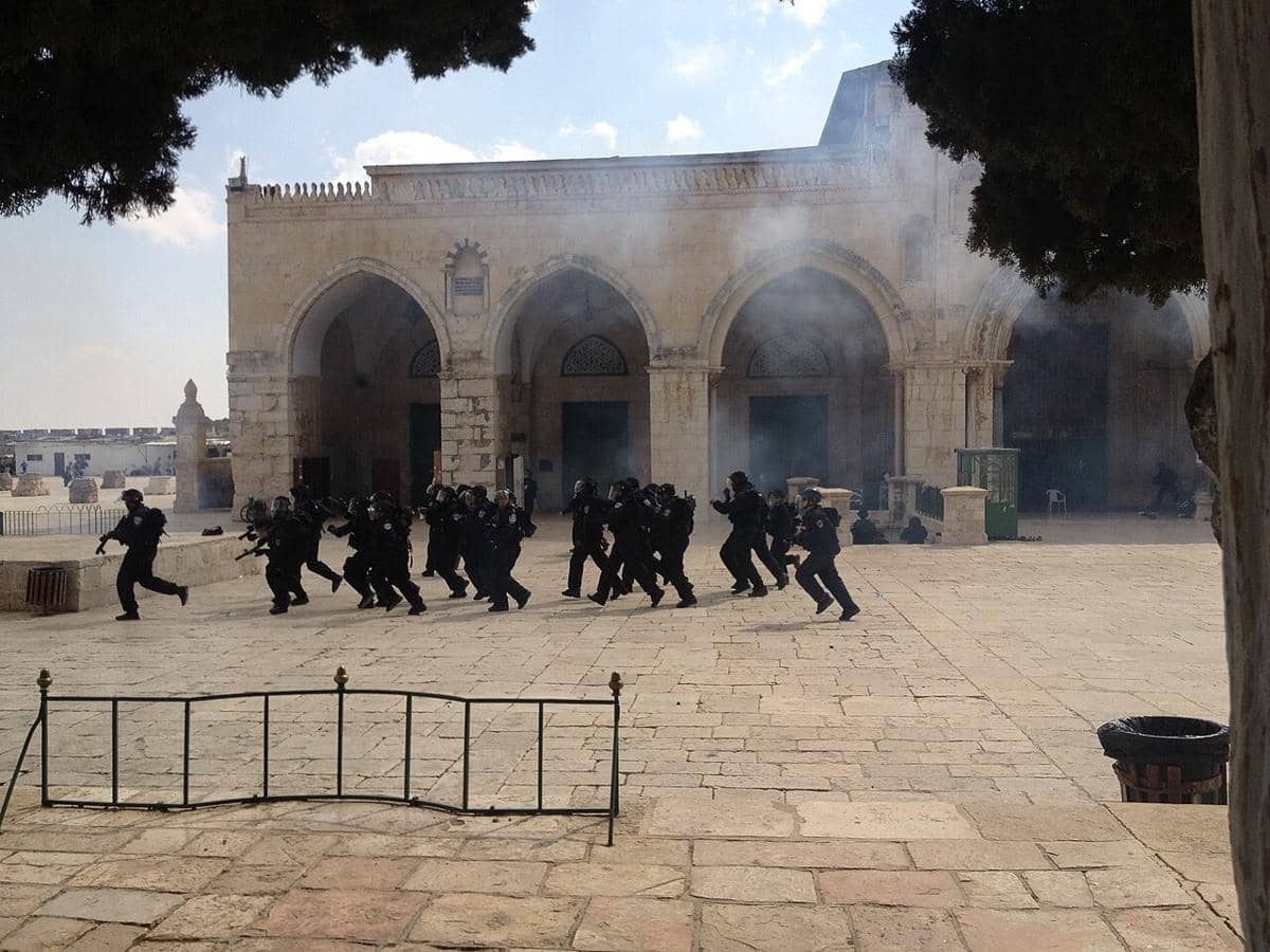 Militer Israel lakukan penempatan ulang di kompleks Masjid Al-Aqsa.