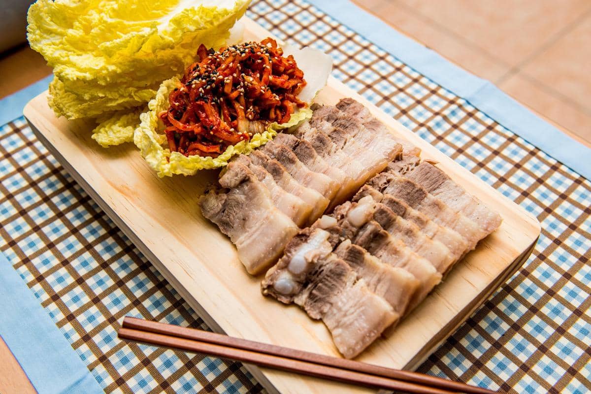 Mengenal Bossam, Daging Babi Rebus Khas Korea yang Lembut