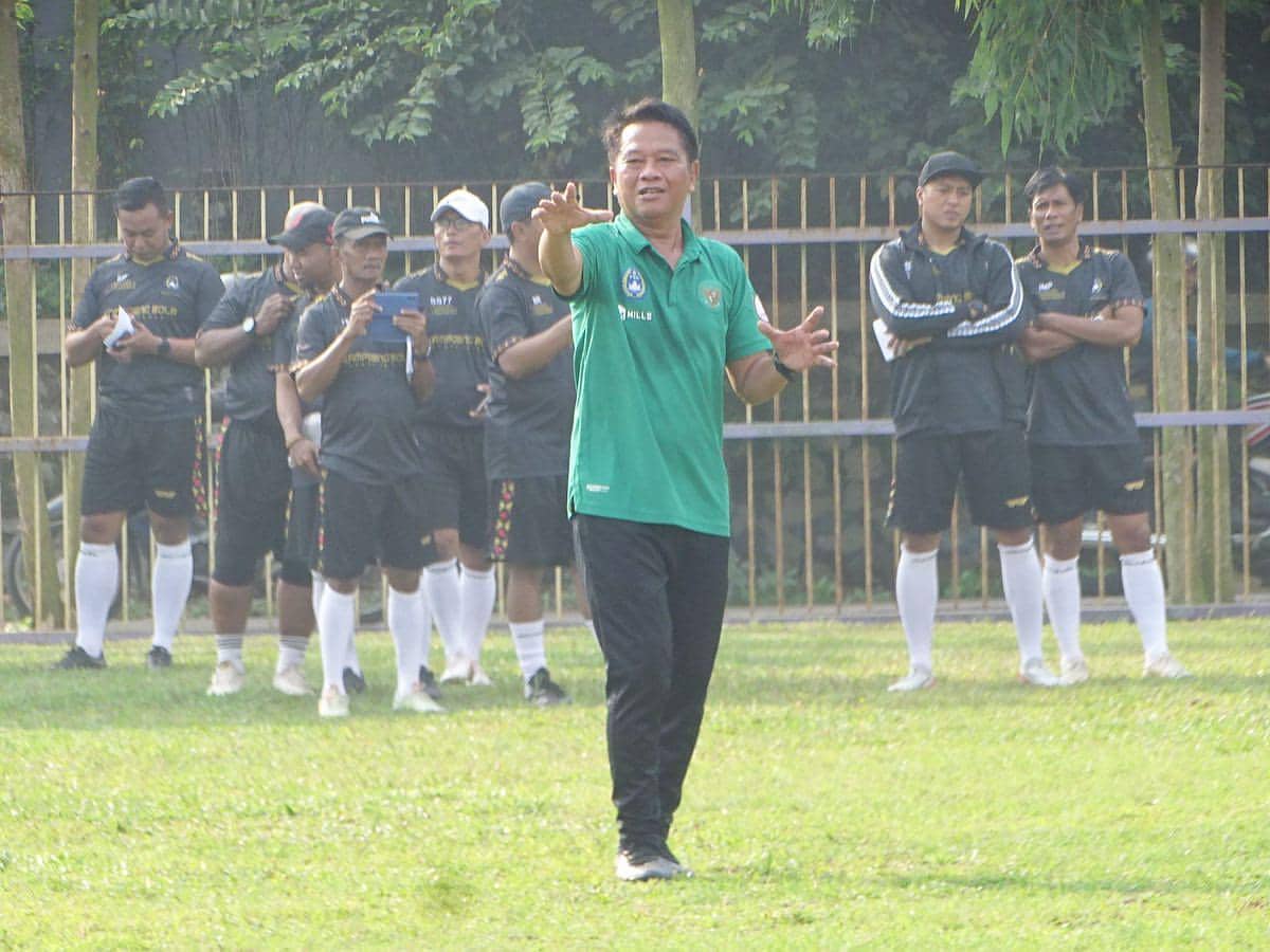 Isenmulang Kalteng FC Tunjuk Mundari Karya sebagai Pelatih Kepala