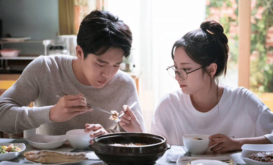Ha Seok Jin dan Bona di drama Your House Helper