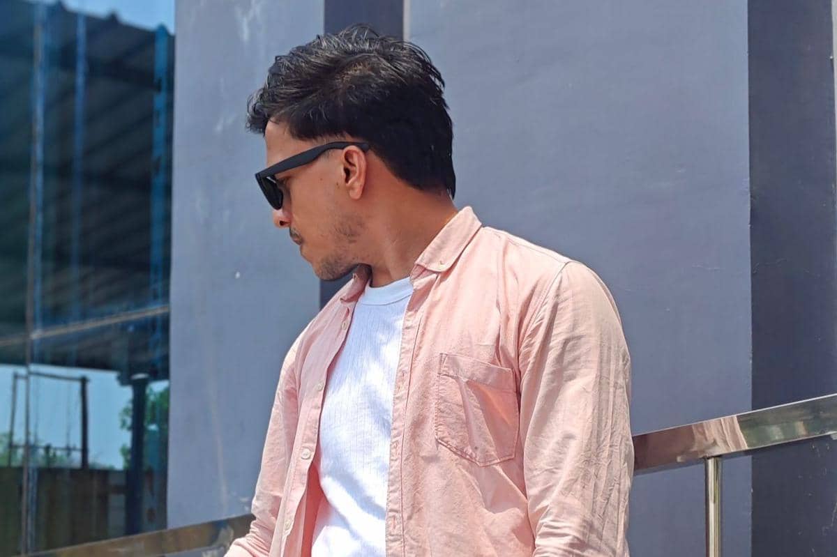 ilustrasi kemeja warna peach