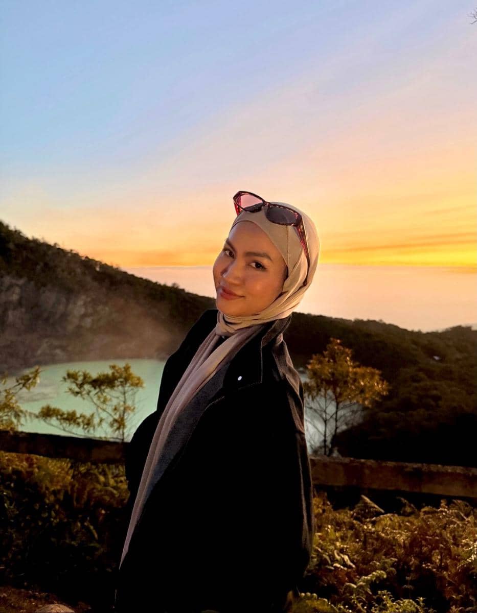 Xaviera Putri dan sahabat di Kawah Putih Ciwidey Bandung