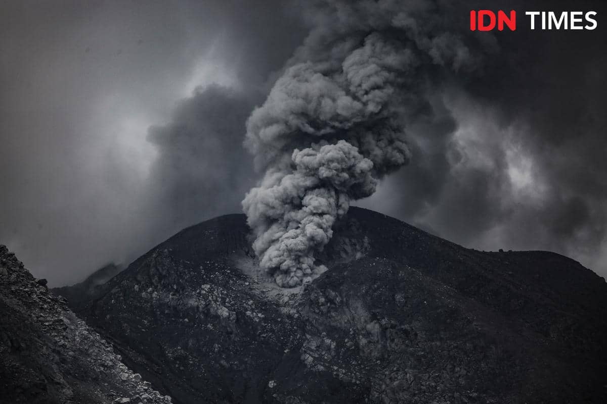 Aktivitas Gunung Sinabung Menurun, Potensi Erupsi Masih Tinggi