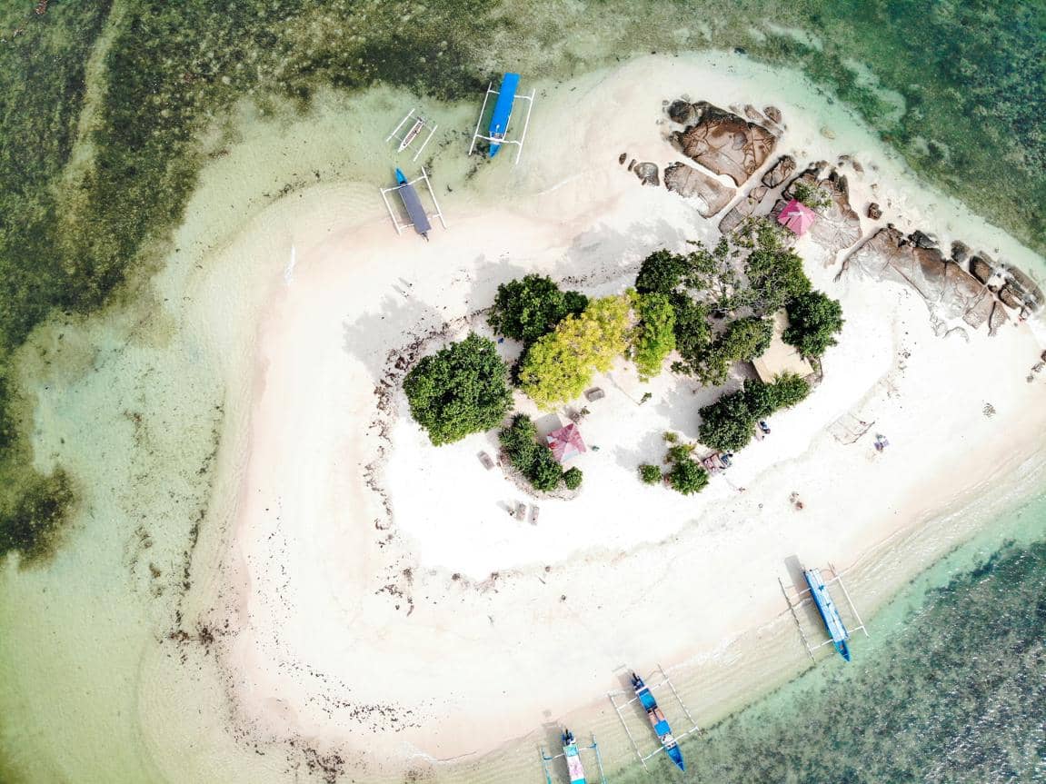 ilustrasi suasana di Gili Kedis