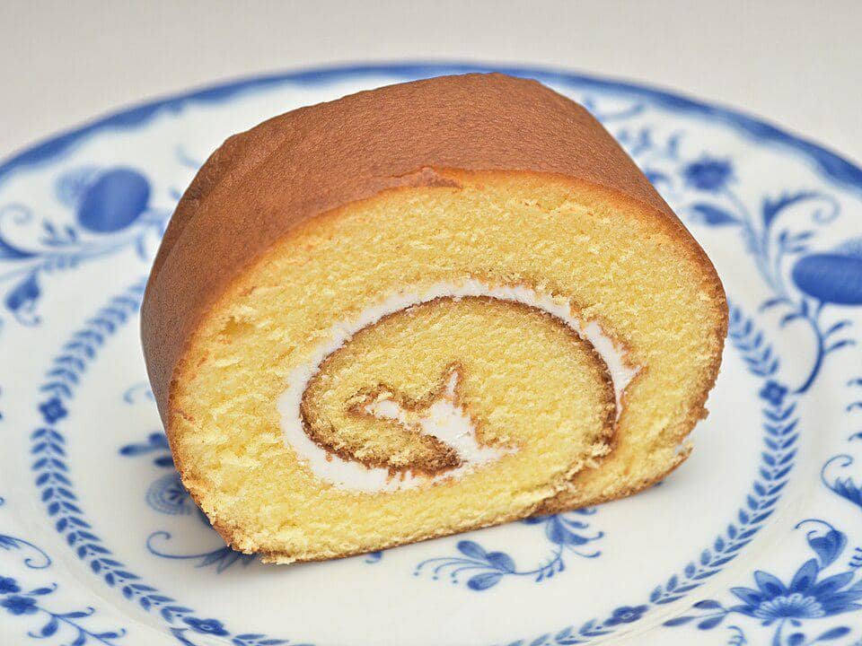ilustrasi hojicha roll cake 