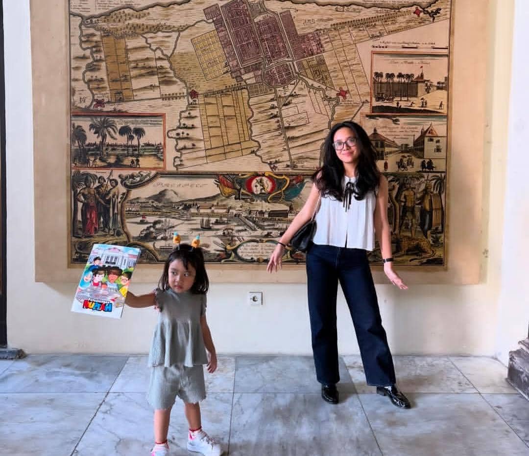 Dhea Ananda dan anak jalan-jalan di Museum Bank Indonesia