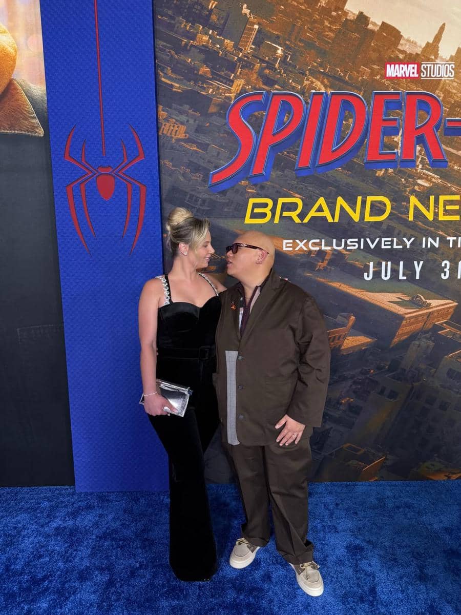 Jacob Batalon berpose bersama Veronica Leahov dalam potret yang dibagikan melalui akun Instagram Life Is Aloha.