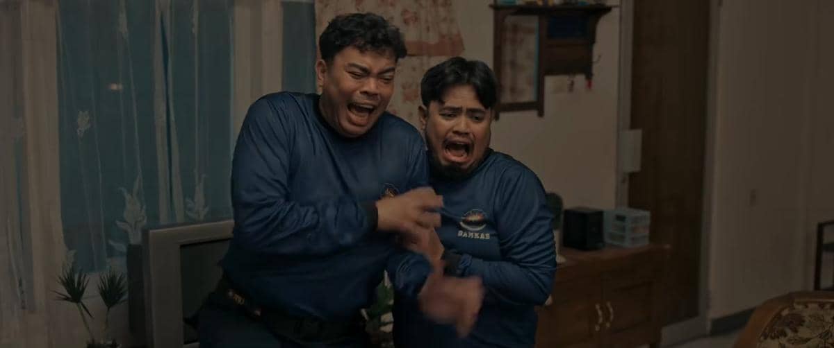 Cuplikan adegan dalam trailer film GJLS: Berapi-Api dari kanal YouTube Amadeus Sinemagna, menampilkan momen film.