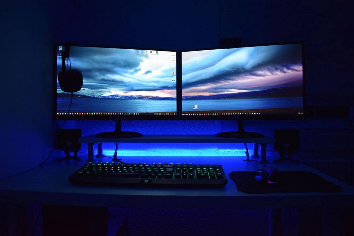ilustrasi monitor