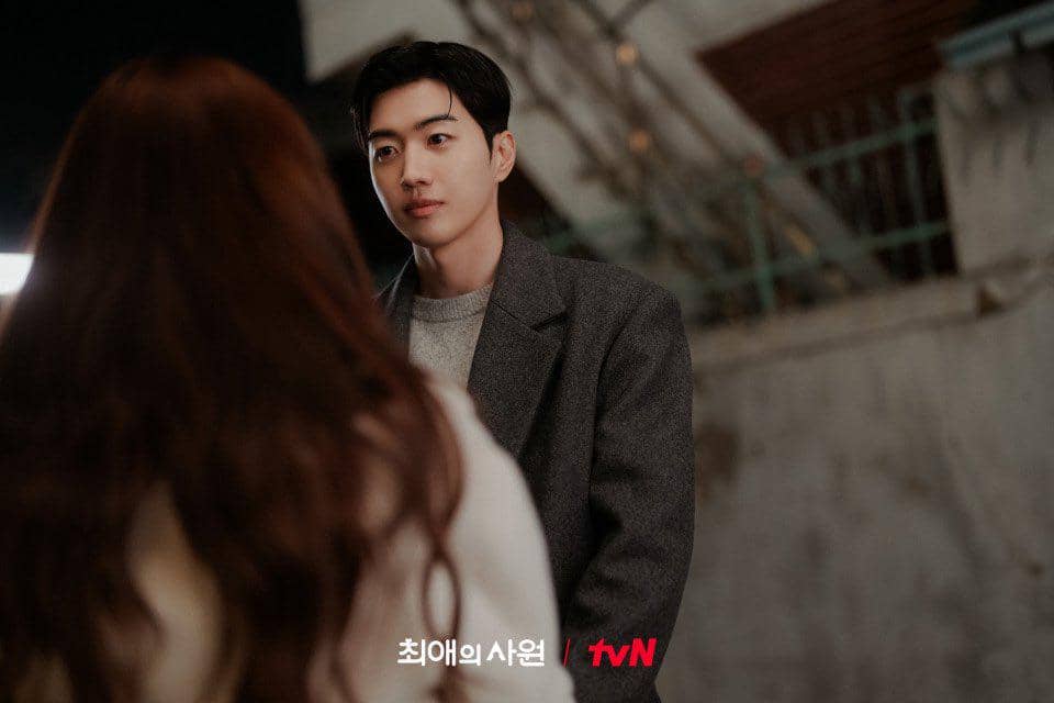 Kang Hoon tampil dalam salah satu adegan serial drama Korea My Bias, My Boss yang diproduksi saluran tvN.
