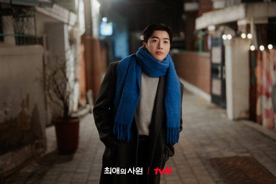 Kang Hoon tampil dalam salah satu adegan drama Korea My Bias, My Boss yang diproduksi oleh stasiun tvN.