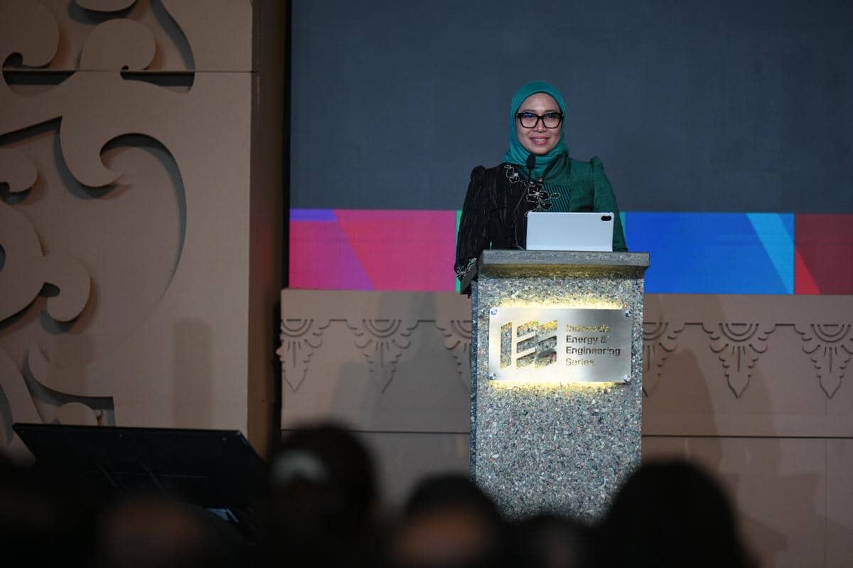 Arsyadany G. Akmalaputri - Ketua Umum Perkumpulan Jaringan Cerdas Indonesia.jpg