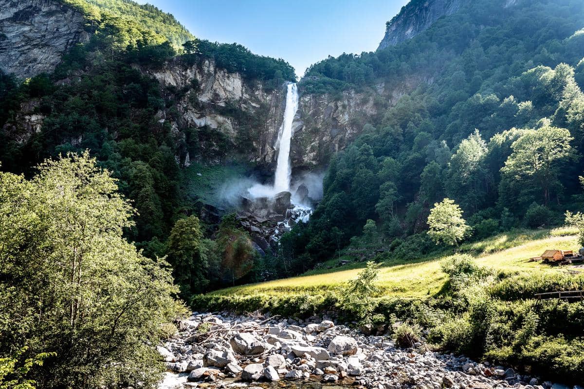 Air terjun di Desa Foroglio