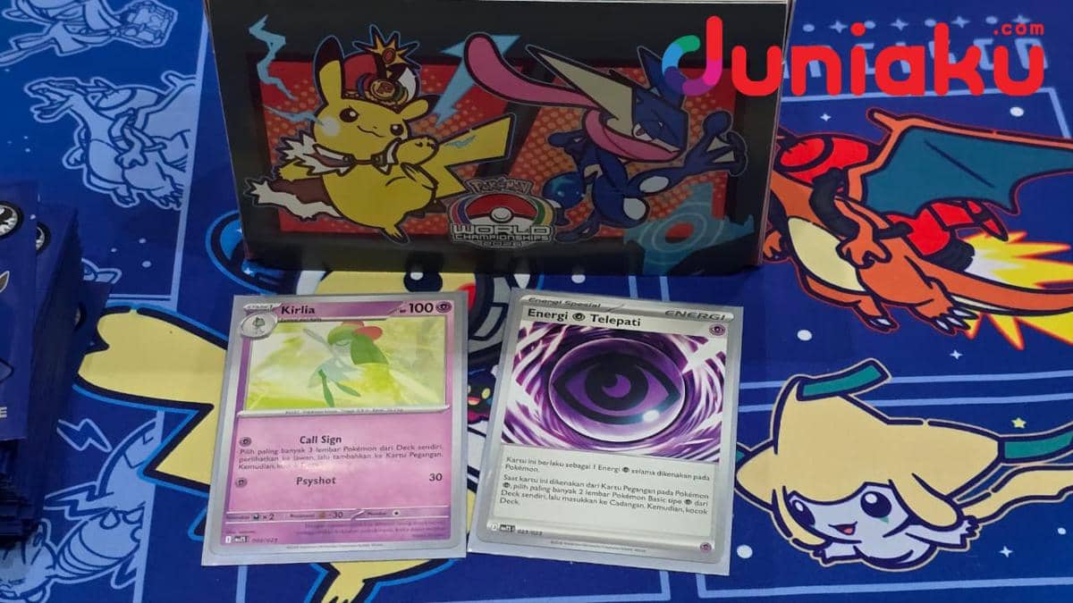 Kartu Kirlia dan Energi Psikis Telepati dari deck Taktik Mega Gardevoir ex dalam permainan kartu Pokémon.
