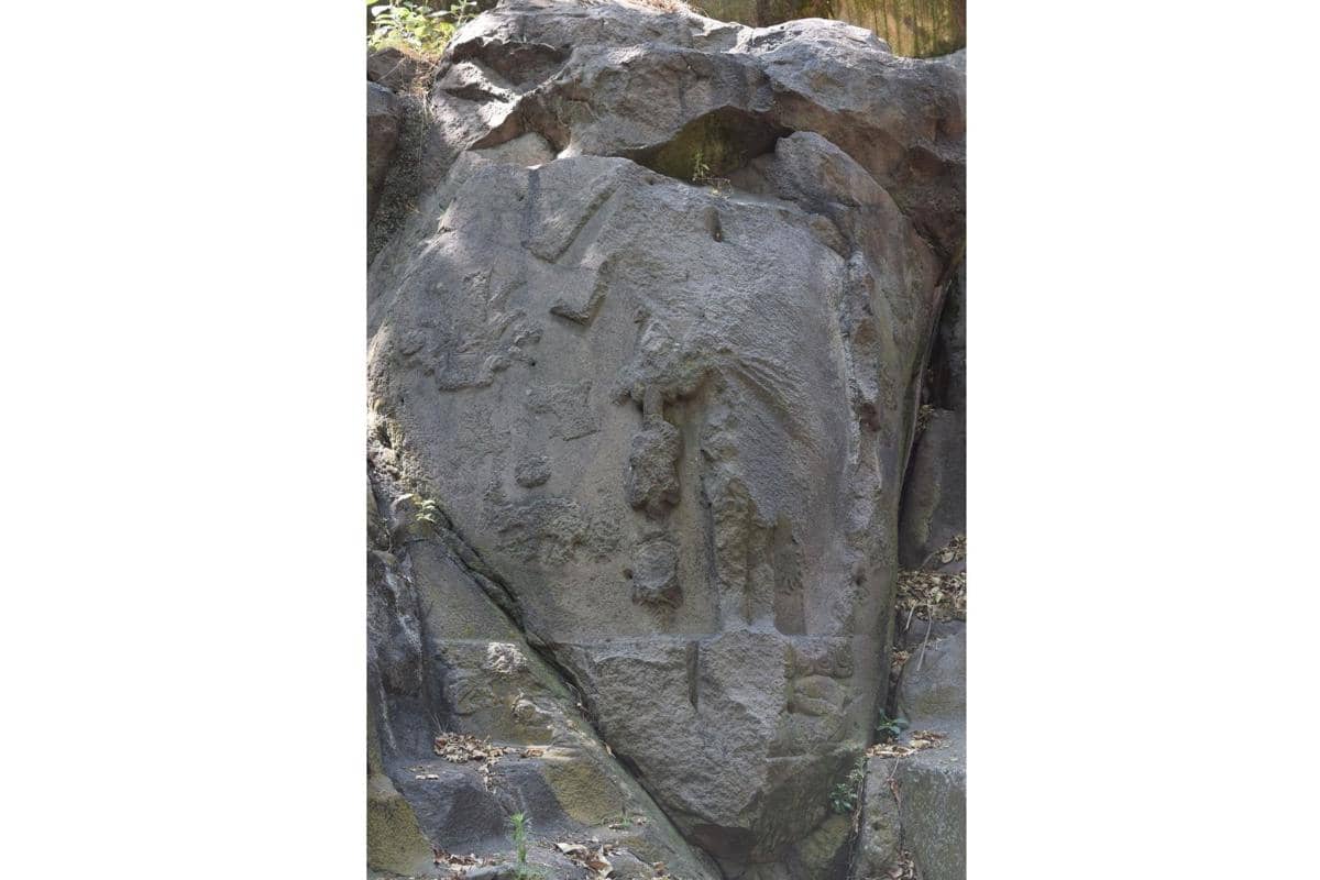 Relief Moctezuma II yang dipahat pada batu di Bukit Chapultepec, Meksiko