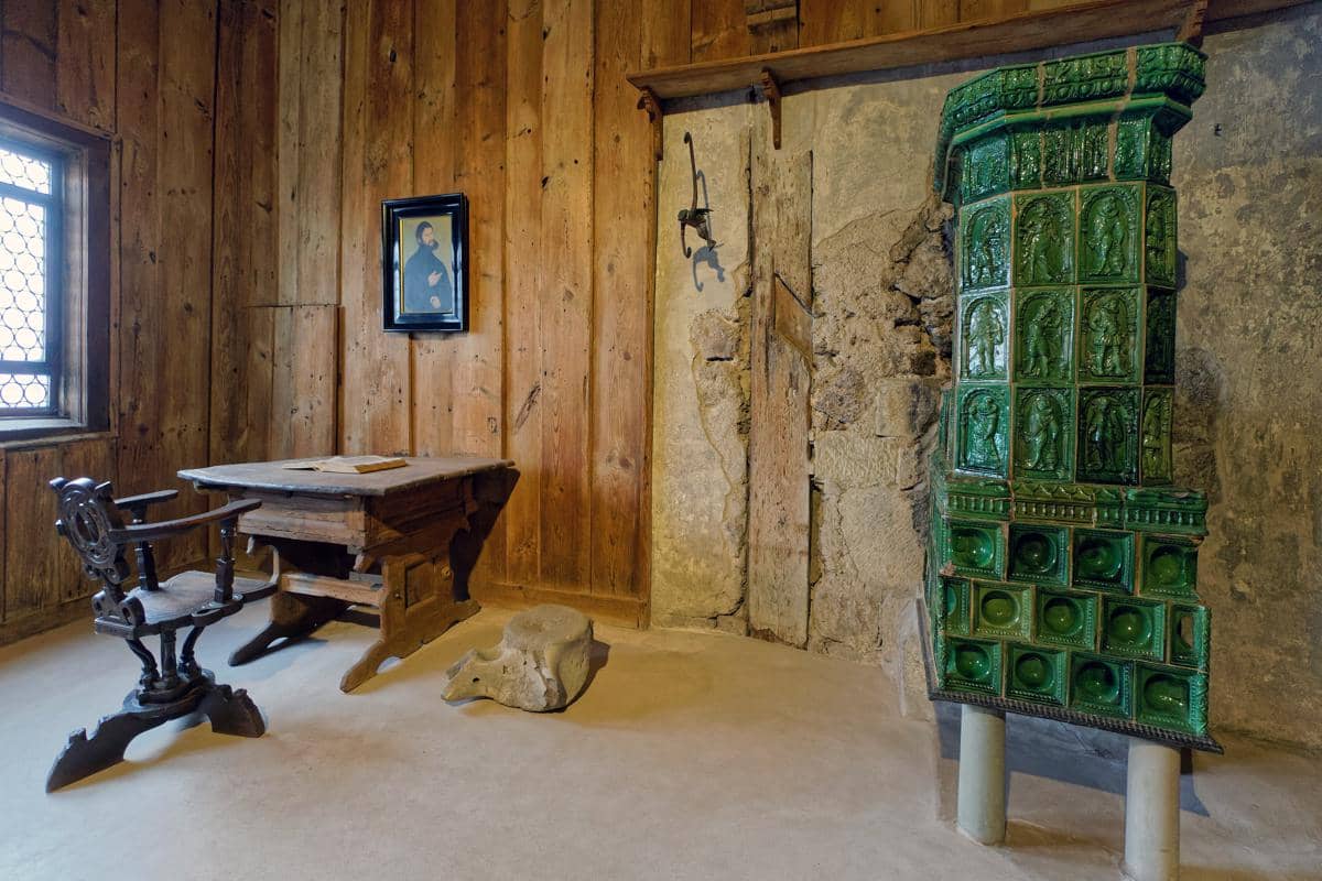 ruangan tempat Martin Luther tinggal di Kastil Wartburg