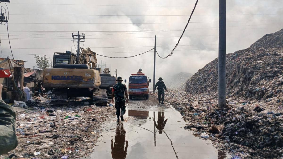 Kondisi kebakaran di TPA Putri Cempo, Solo, Kamis, (3/9/2026). (IDN Times/Larasati Rey)