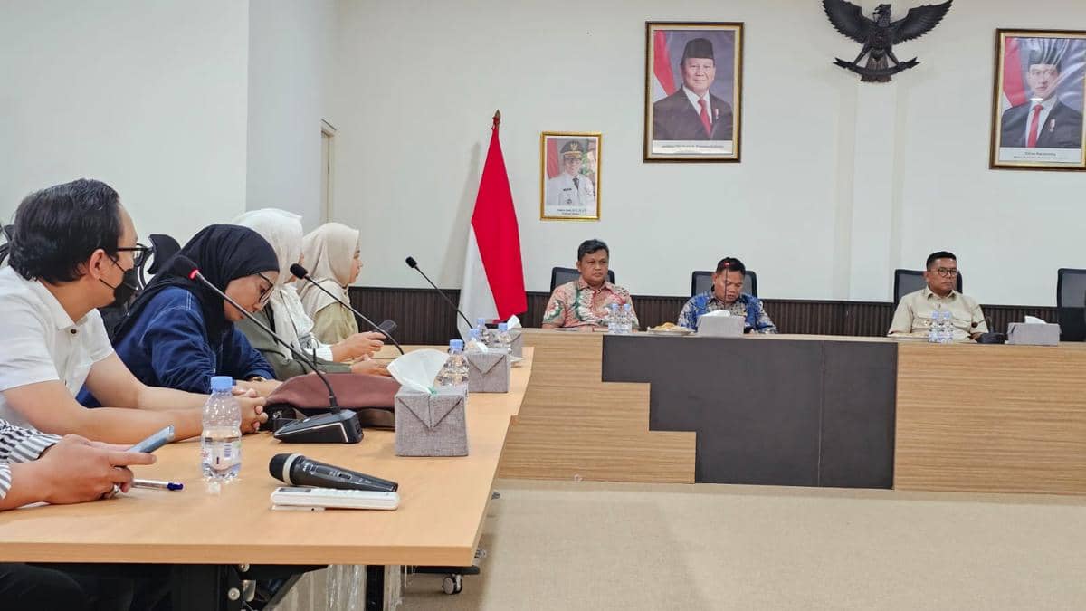 Perwakilan orangtua siswa dan Yayasan SDIP Pamulang beraudiensi dengan Gubernur Banten Andra Soni soal UIN Jakarta.