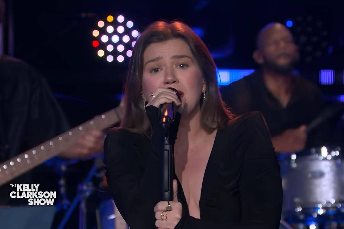 Kelly Clarkson Akhiri Talkshow-nya, Ditutup dengan Lagu Golden!
