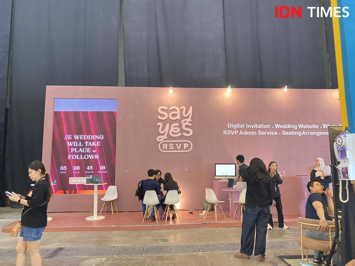 Tampilan SayYes RSVP by Bridestory sebagai solusi all-in-one untuk pengelolaan tamu pernikahan secara digital.