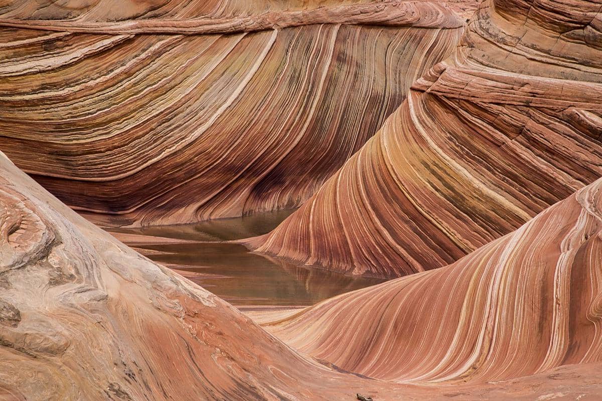 The Wave, formasi batuan bergelombang di Coyote Buttes North di dalam Monumen Nasional Vermilion Cliffs.