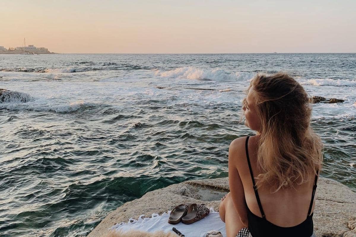 5 Ide Solo Date untuk Pulih dari Patah Hati, Yuk Coba!