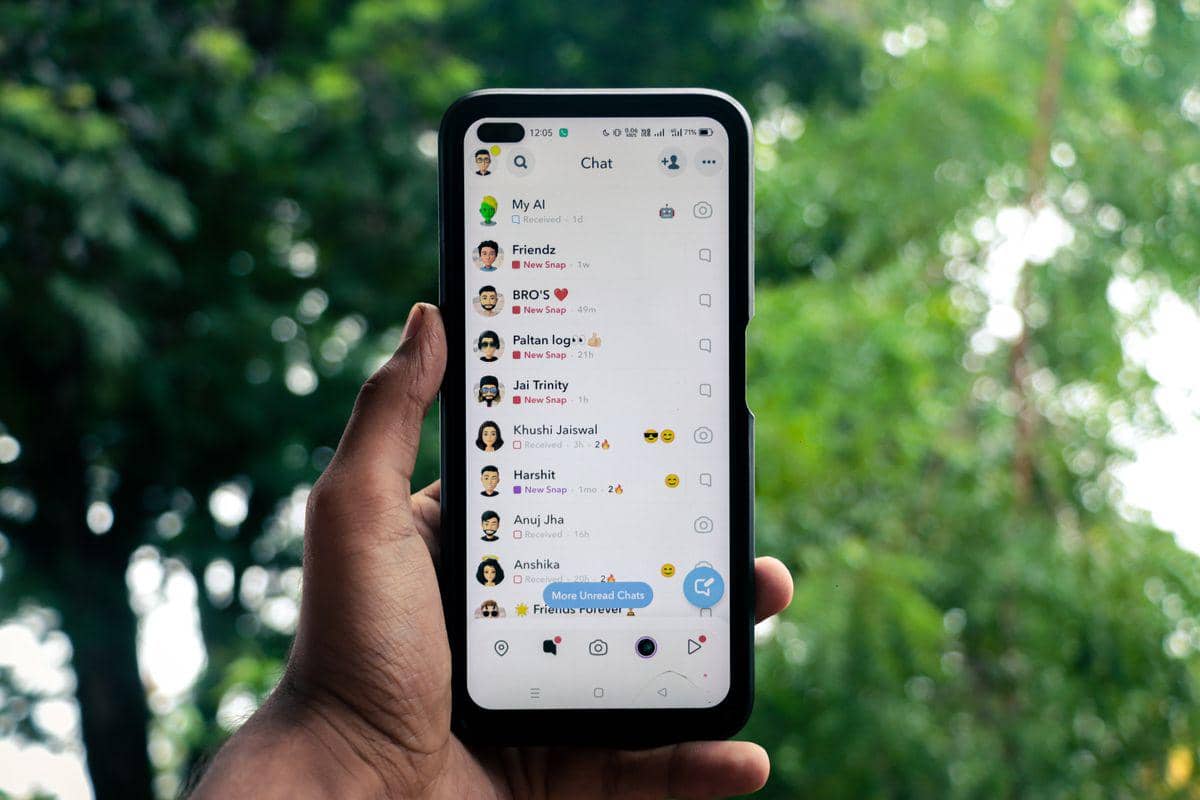 ilustrasi jangan mau menyetujui chat lewat aplikasi chat oleh penjual saat belanja online