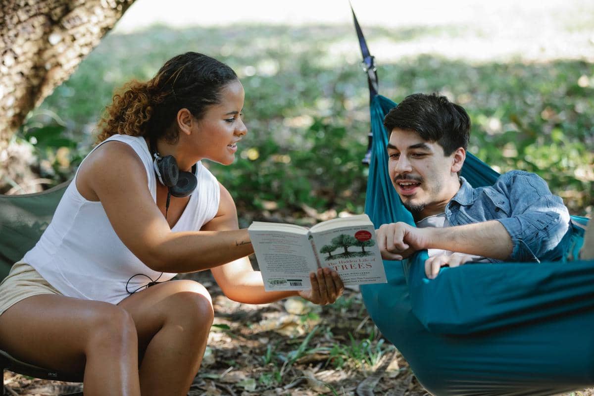  berdiskusi bersama dengan pecinta buku