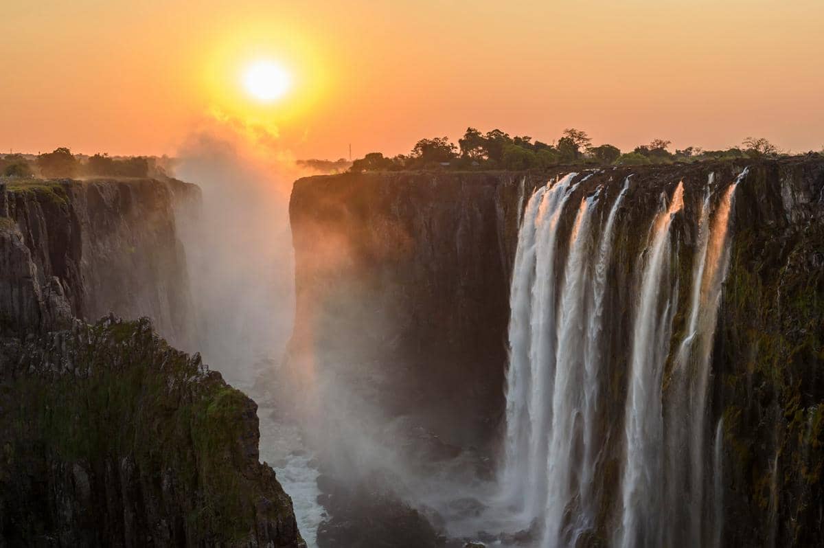 5 Fakta Air Terjun Victoria, Lebih Besar dari Air Terjun Niagara!