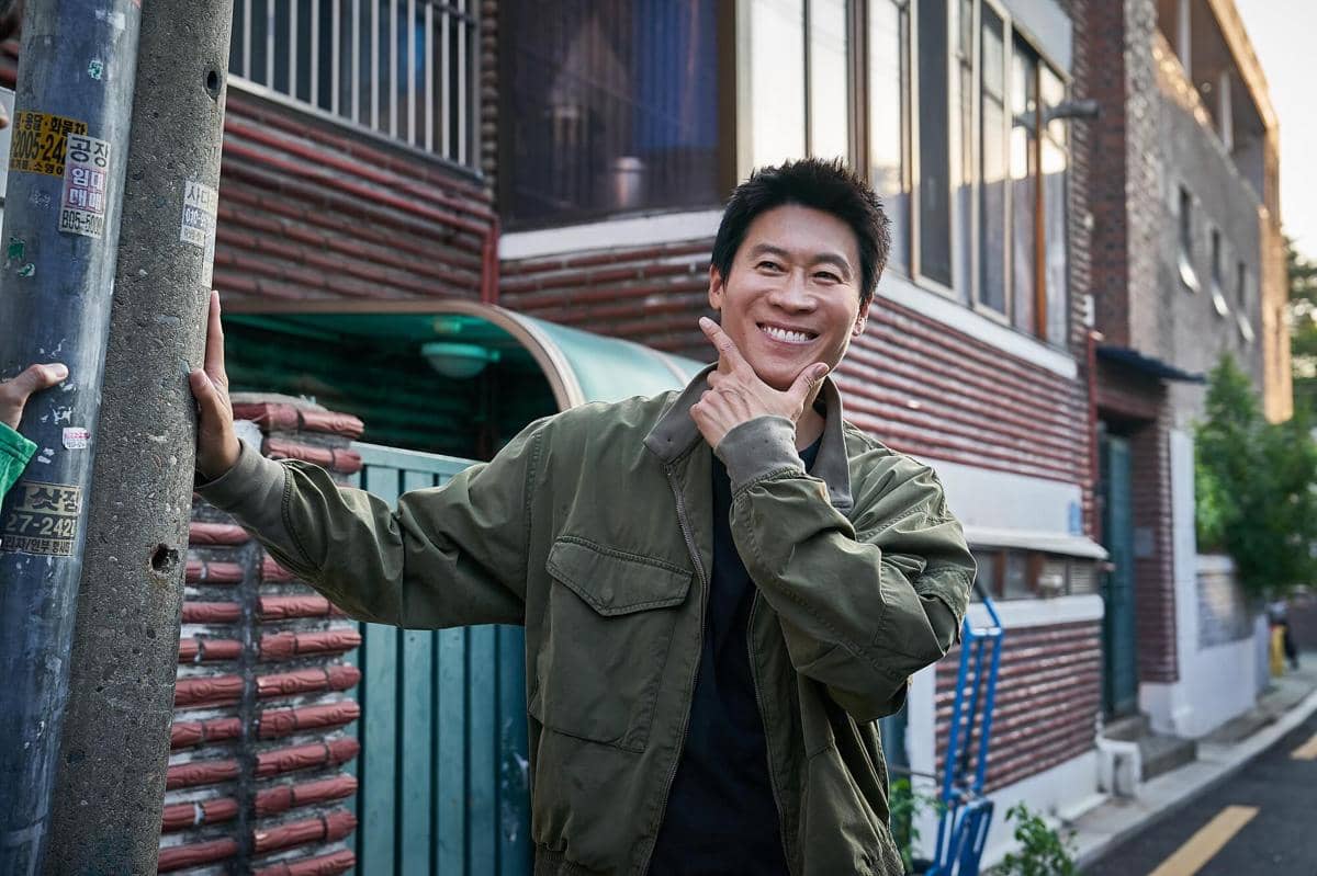 Jin Sun Kyu di balik layar drakor Husband in Action