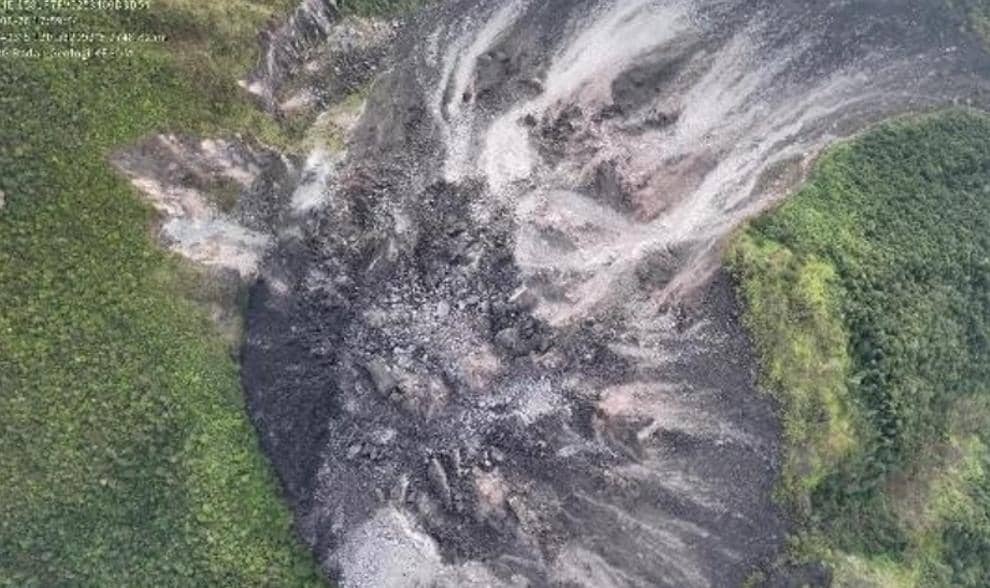 Kondisi Gunung Anak Ranakah di Flores pascagempa yang direkam dalam dokumentasi PVMBG Badan Geologi.