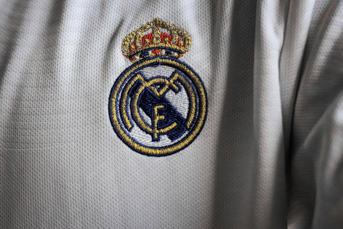 ilustrasi jersey replica