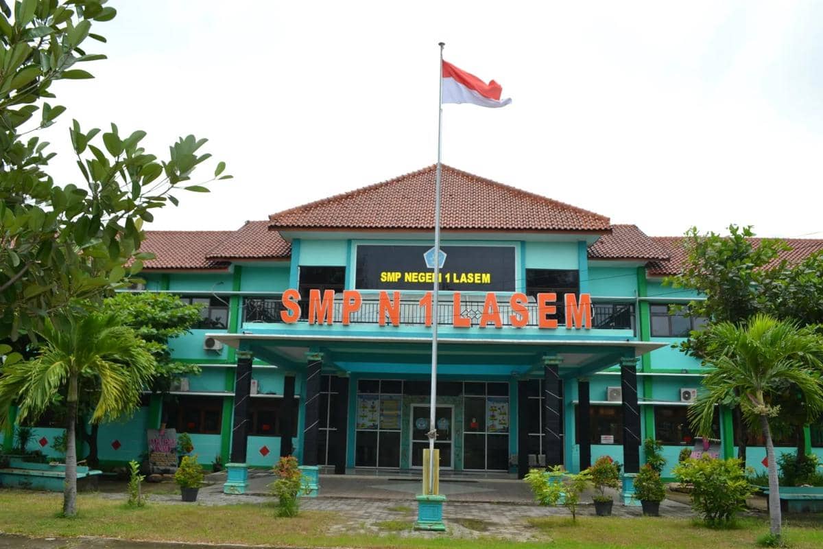 750 Siswa SMP 1 Lasem Keracunan MBG, Gus Yasin: SOP Dilewati, Ditutup!