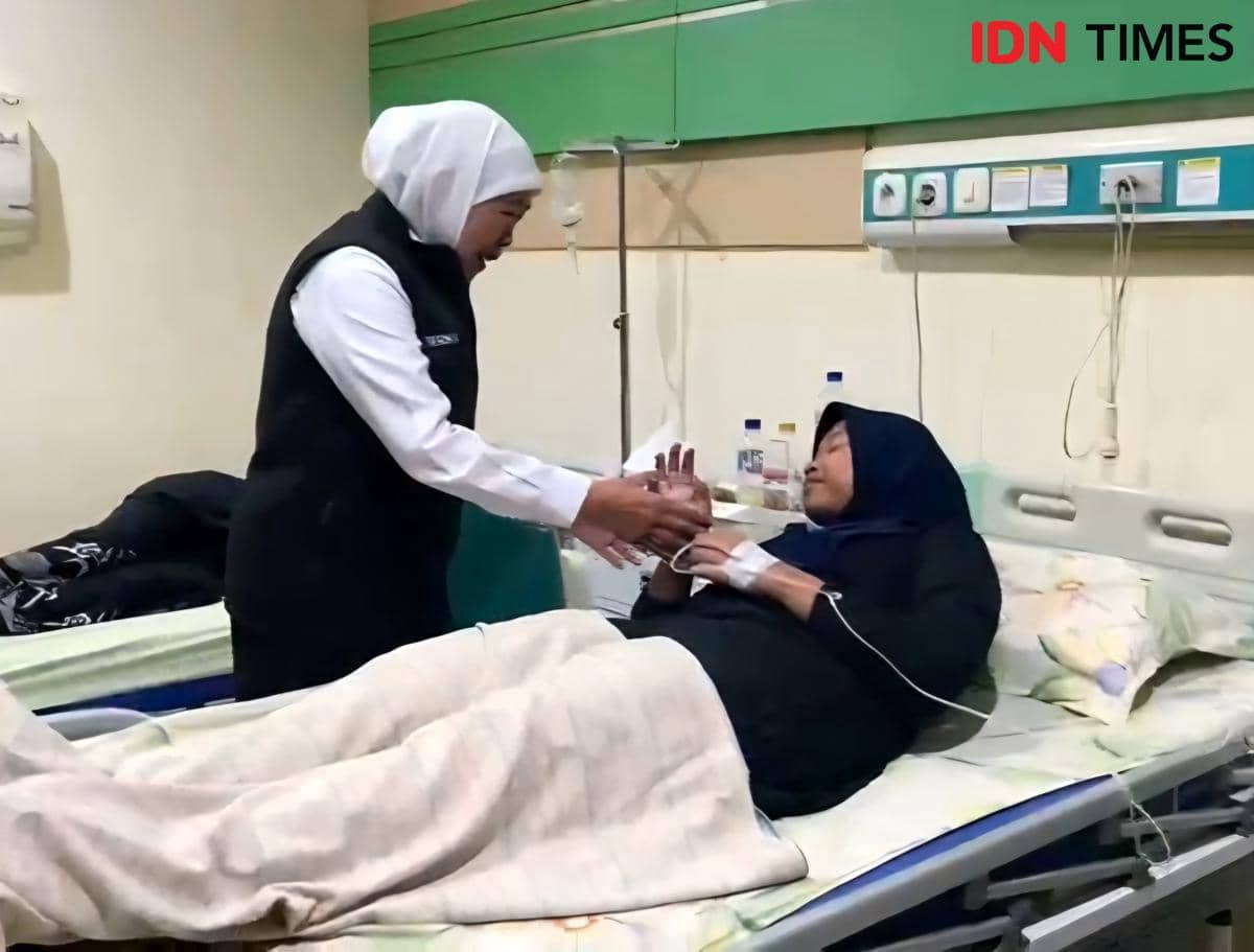 Kunjungi Korban Keracunan MBG di Sidoarjo, Khofifah: 24 Pasien Pulang
