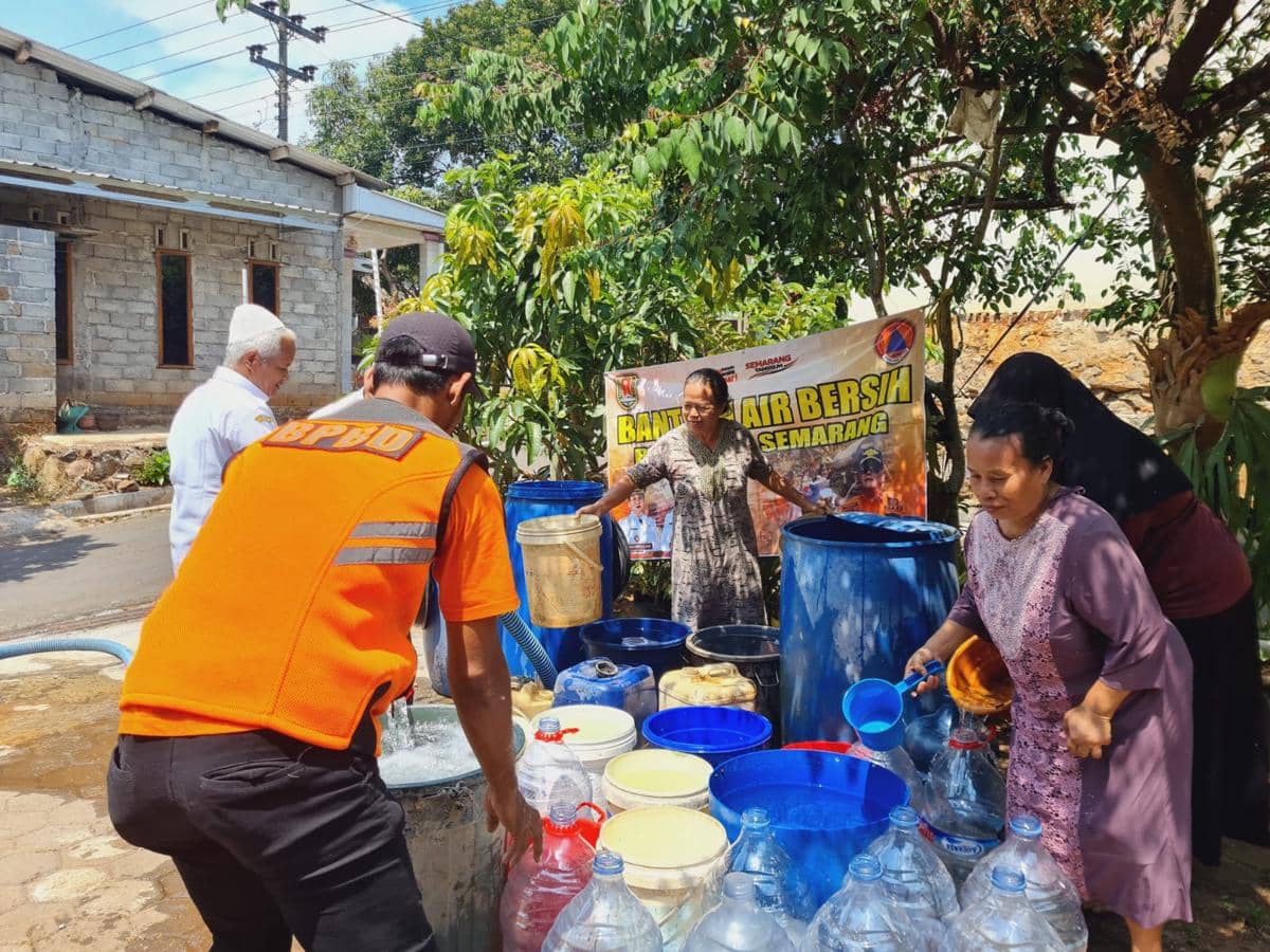 droping air, air bersih, kemarau, kekeringan