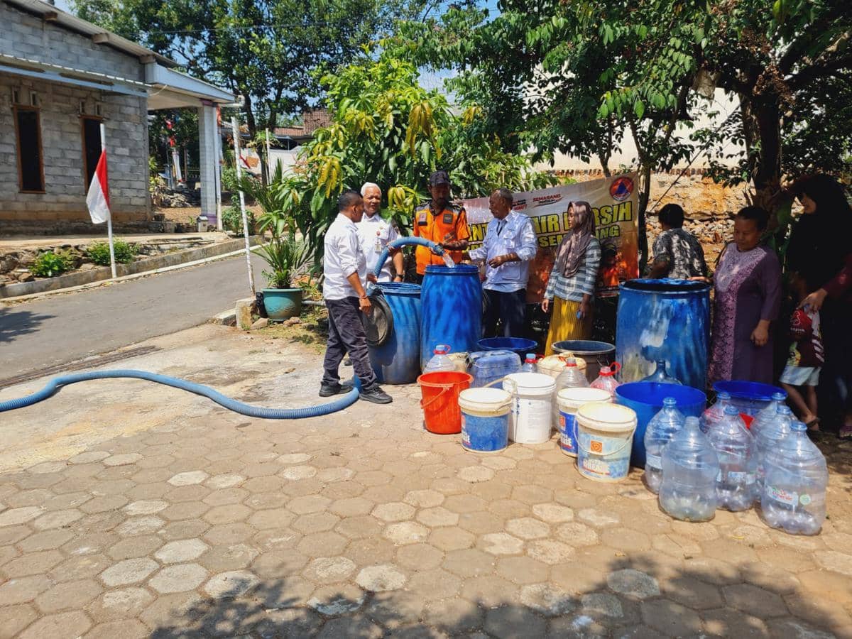 droping air, air bersih, kemarau, kekeringan