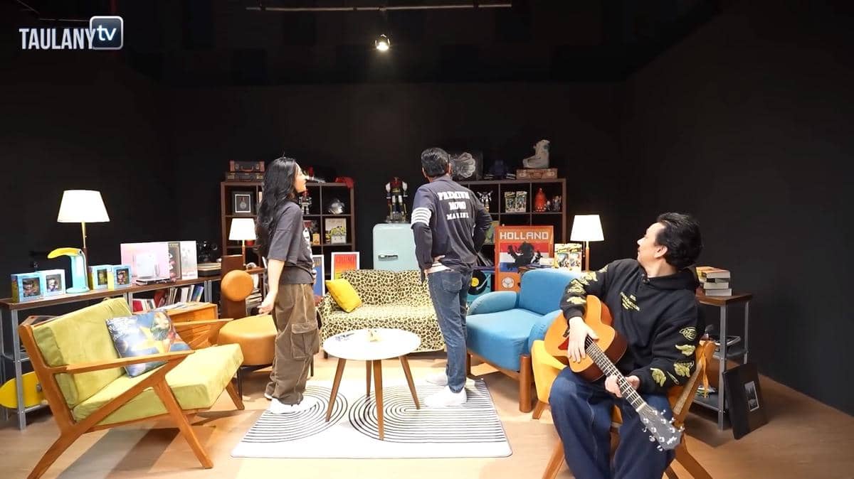 Potret suasana kantor VINDES di dalam ruangan, sebagaimana ditayangkan melalui kanal YouTube Taulany TV.