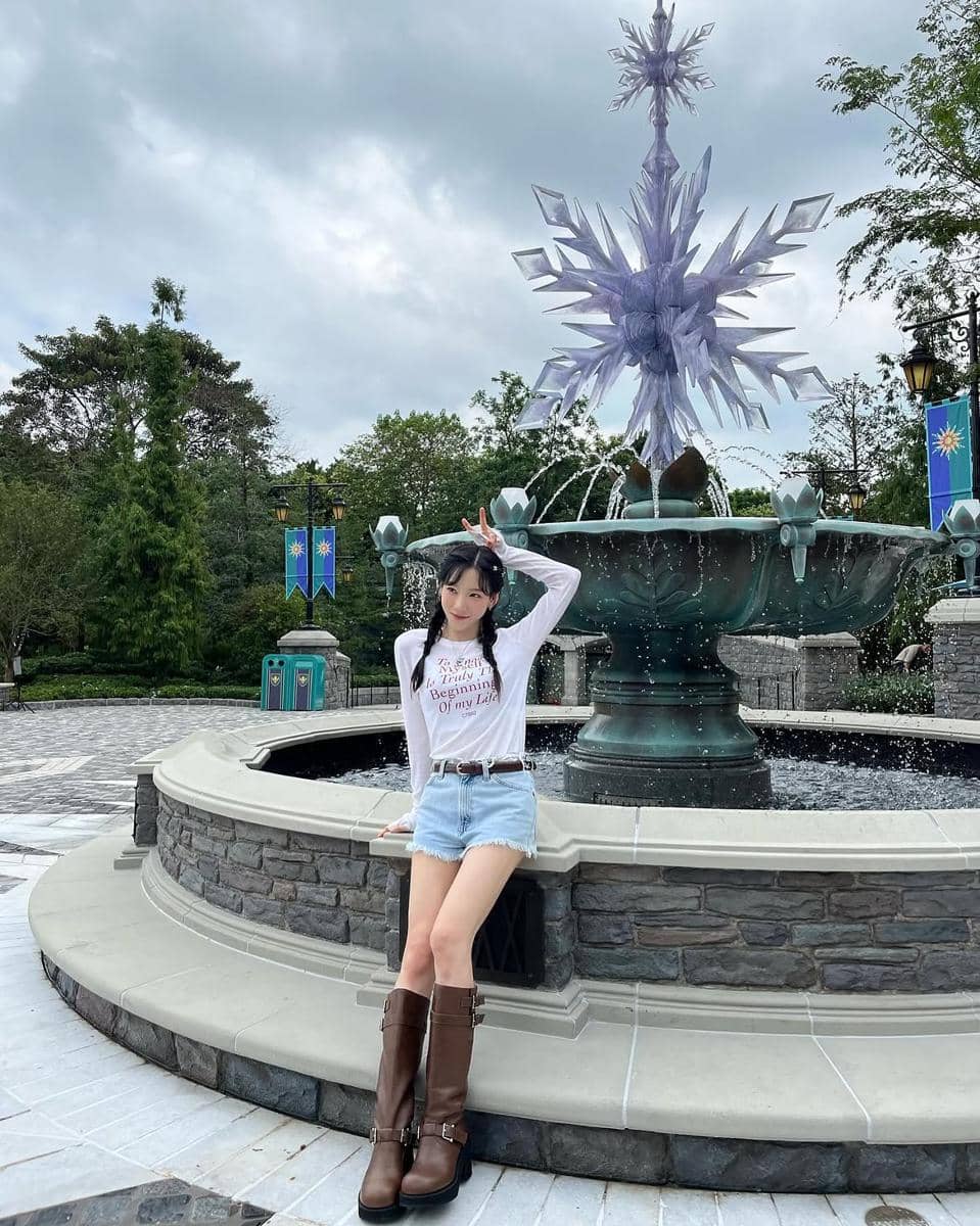 look musim panas ala Taeyeon SNSD yang cocok buat liburan