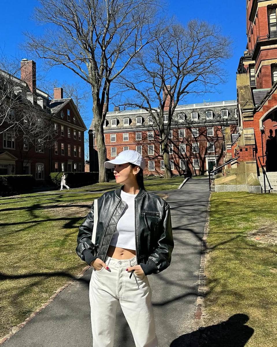 inspirasi gaya layering ala Jessica Jung