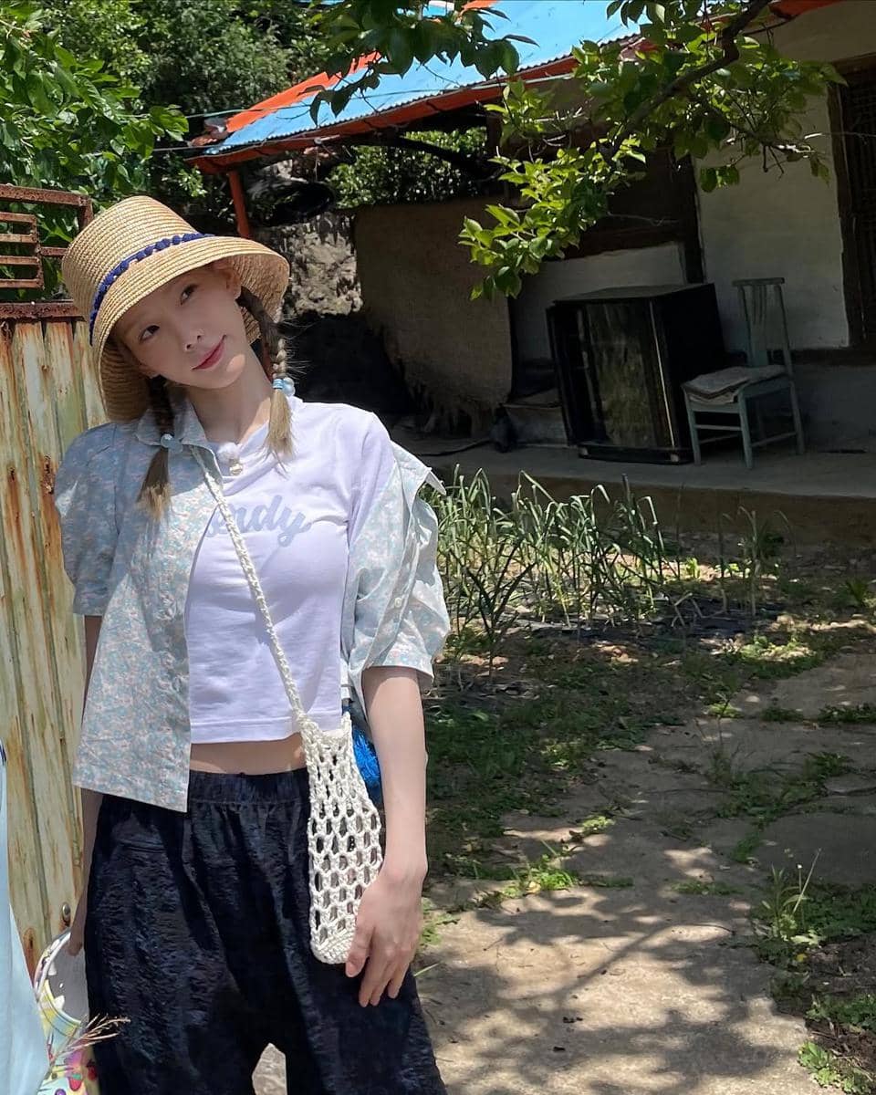 look musim panas ala Taeyeon SNSD yang cocok buat liburan